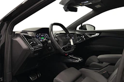 musta Audi Q4 e-tron 2023 kuva 6.