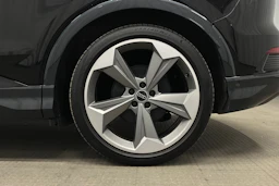 musta Audi Q4 e-tron 2023 kuva 10.