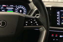 musta Audi Q4 e-tron 2023 kuva 12.