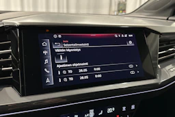 musta Audi Q4 e-tron 2023 kuva 16.