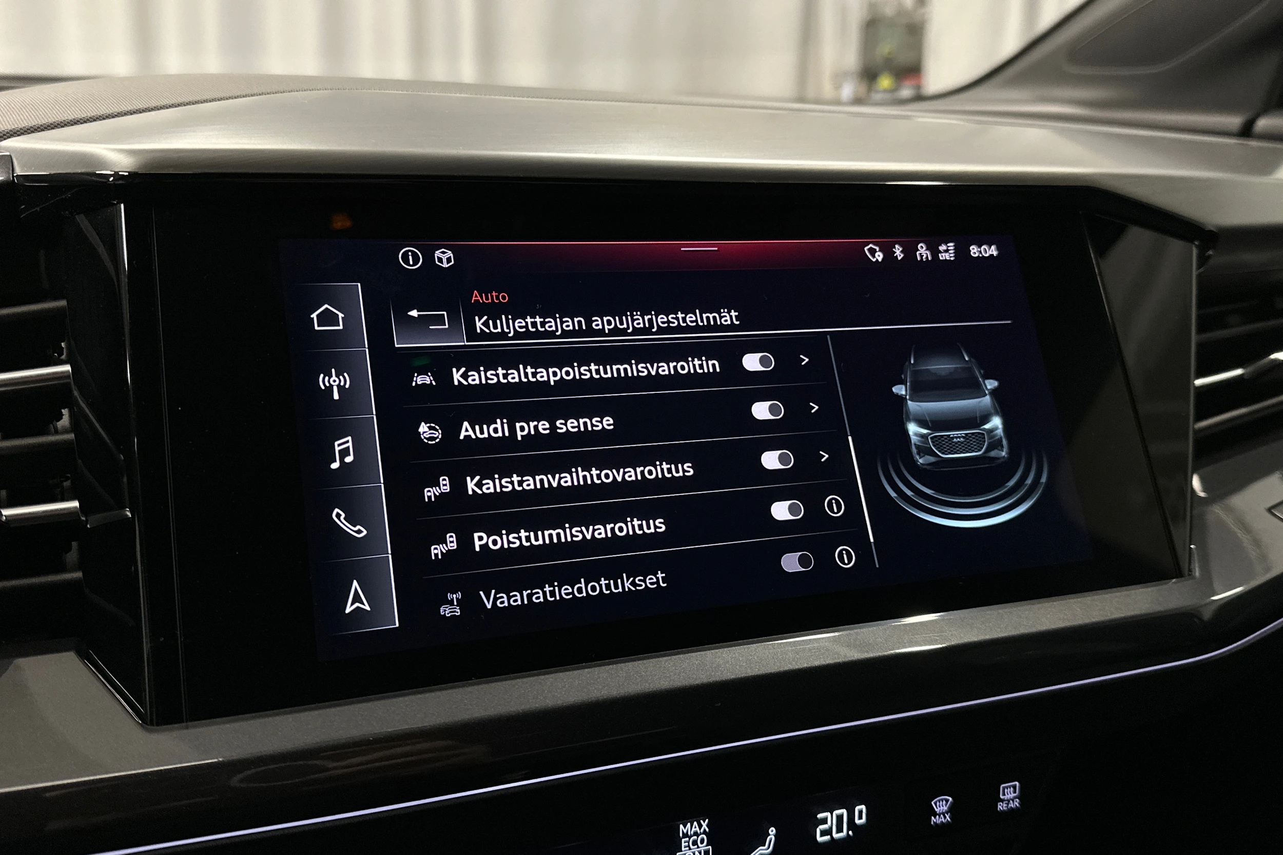 musta Audi Q4 e-tron 2023 kuva 18.