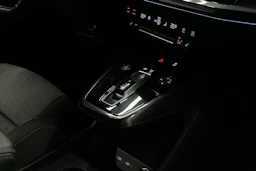 musta Audi Q4 e-tron 2023 kuva 20.