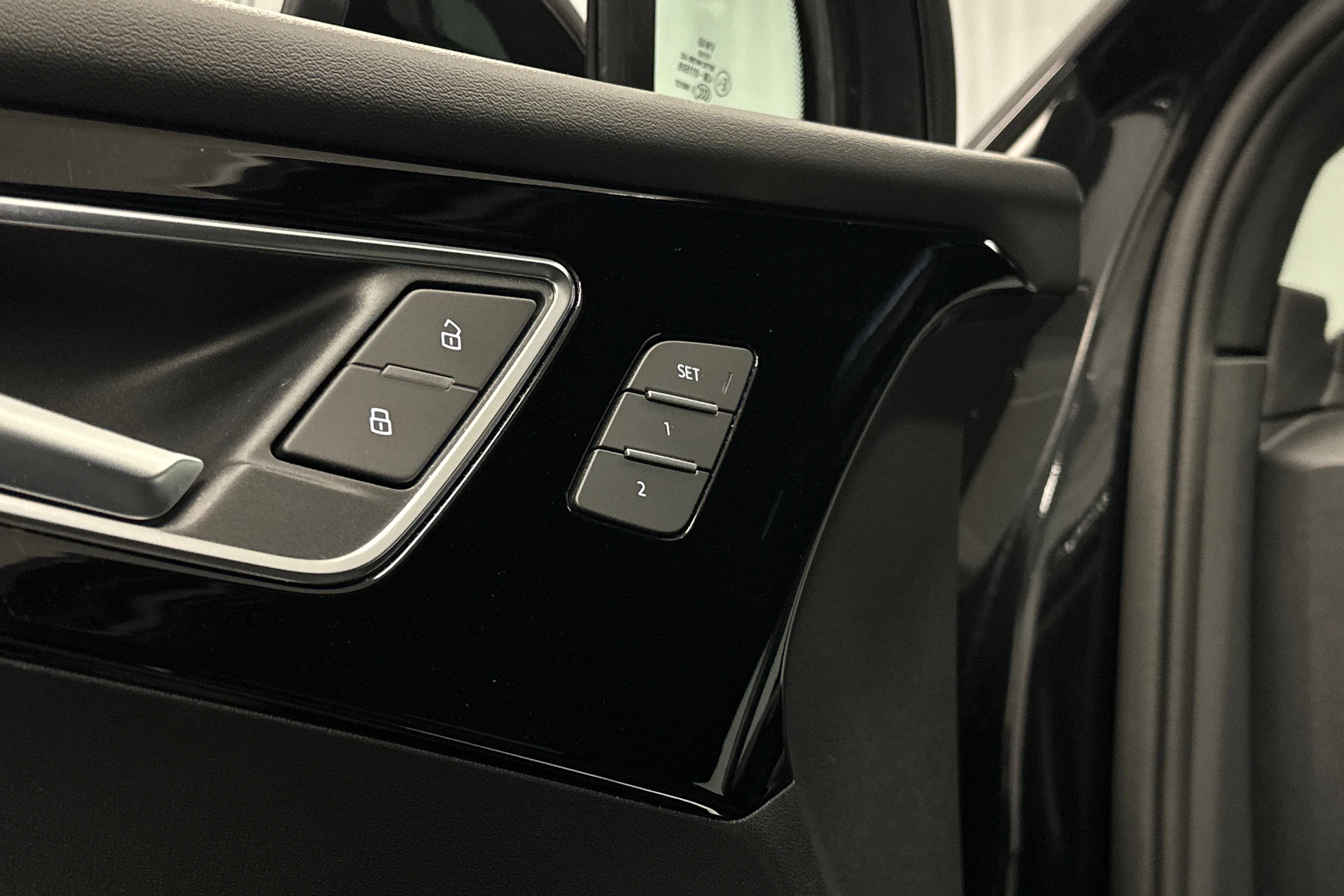 musta Audi Q4 e-tron 2023 kuva 23.