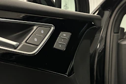 musta Audi Q4 e-tron 2023 kuva 23.
