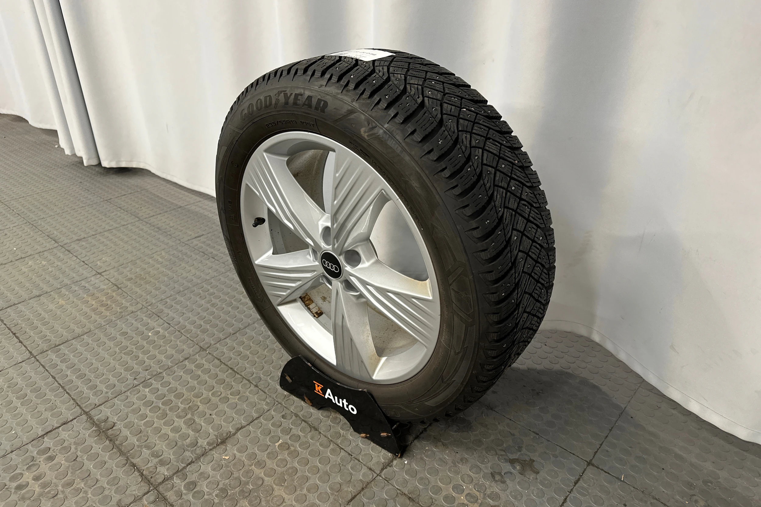 musta Audi Q4 e-tron 2023 kuva 10.