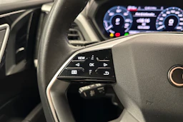 musta Audi Q4 e-tron 2023 kuva 11.
