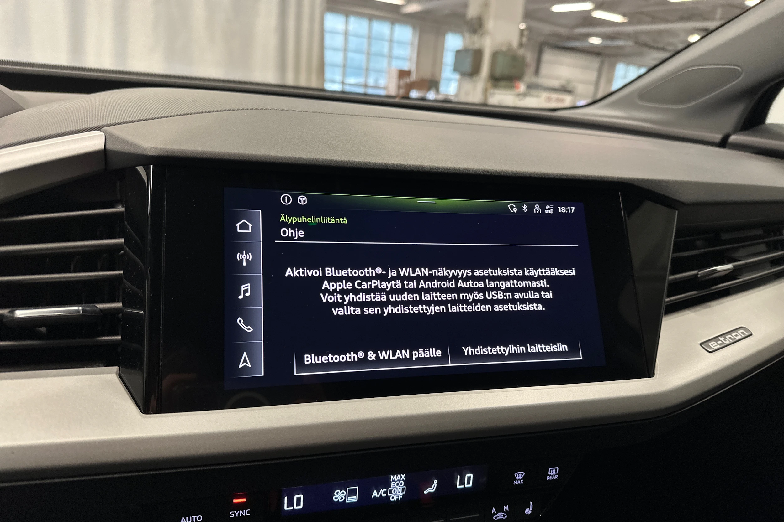 musta Audi Q4 e-tron 2023 kuva 15.