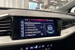 musta Audi Q4 e-tron 2023 kuva 18.