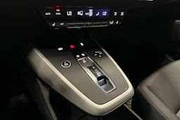 musta Audi Q4 e-tron 2023 kuva 20.