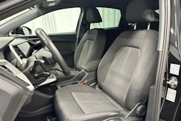 musta Audi Q4 e-tron 2023 kuva 21.