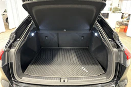 musta Audi Q4 e-tron 2023 kuva 22.
