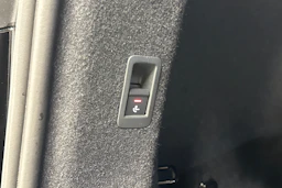 musta Audi Q4 e-tron 2023 kuva 24.