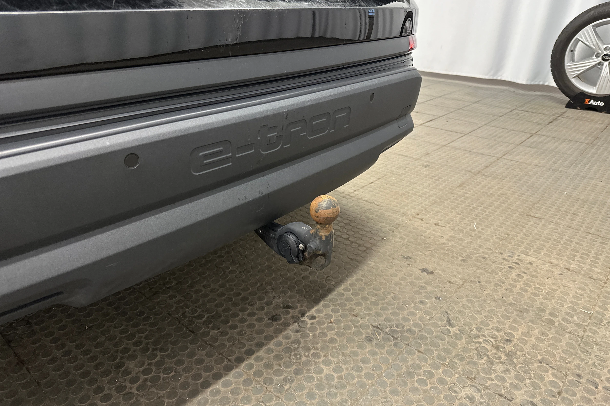 musta Audi Q4 e-tron 2023 kuva 25.