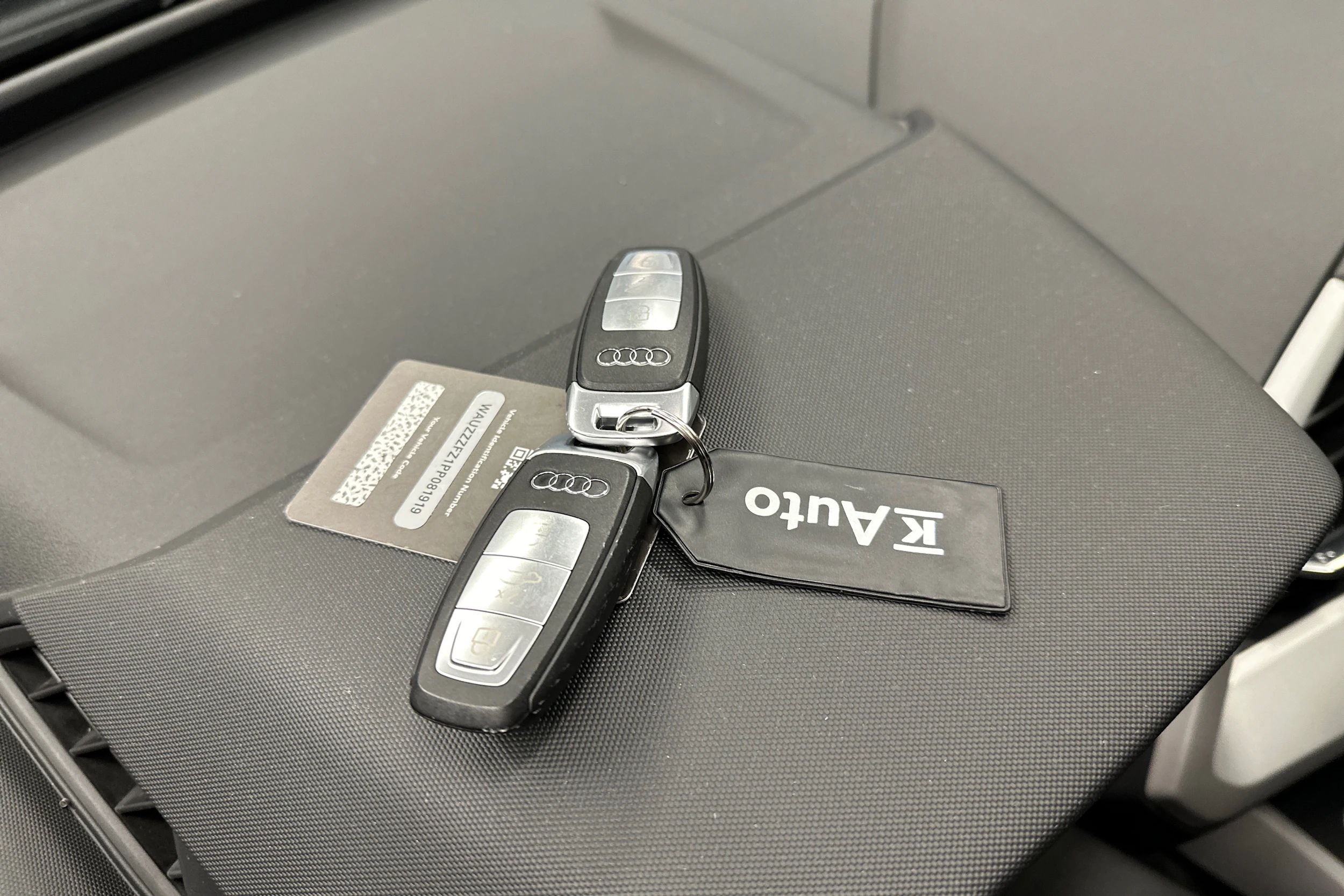 musta Audi Q4 e-tron 2023 kuva 26.