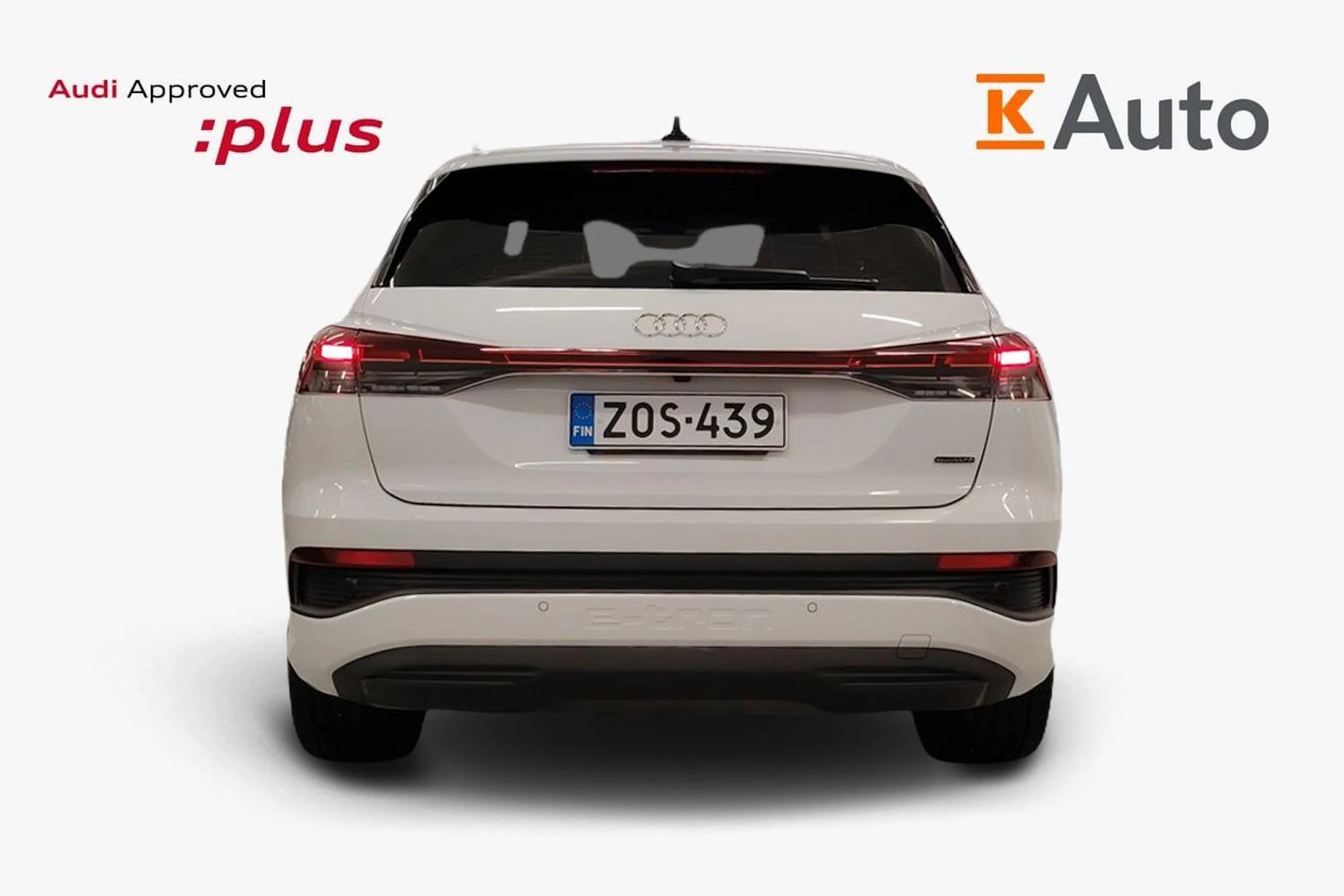 Valkoinen Audi Q4 e-tron 2023 kuva 3.