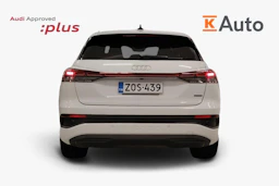 Valkoinen Audi Q4 e-tron 2023 kuva 3.