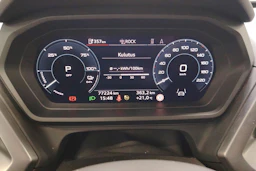 Valkoinen Audi Q4 e-tron 2023 kuva 14.