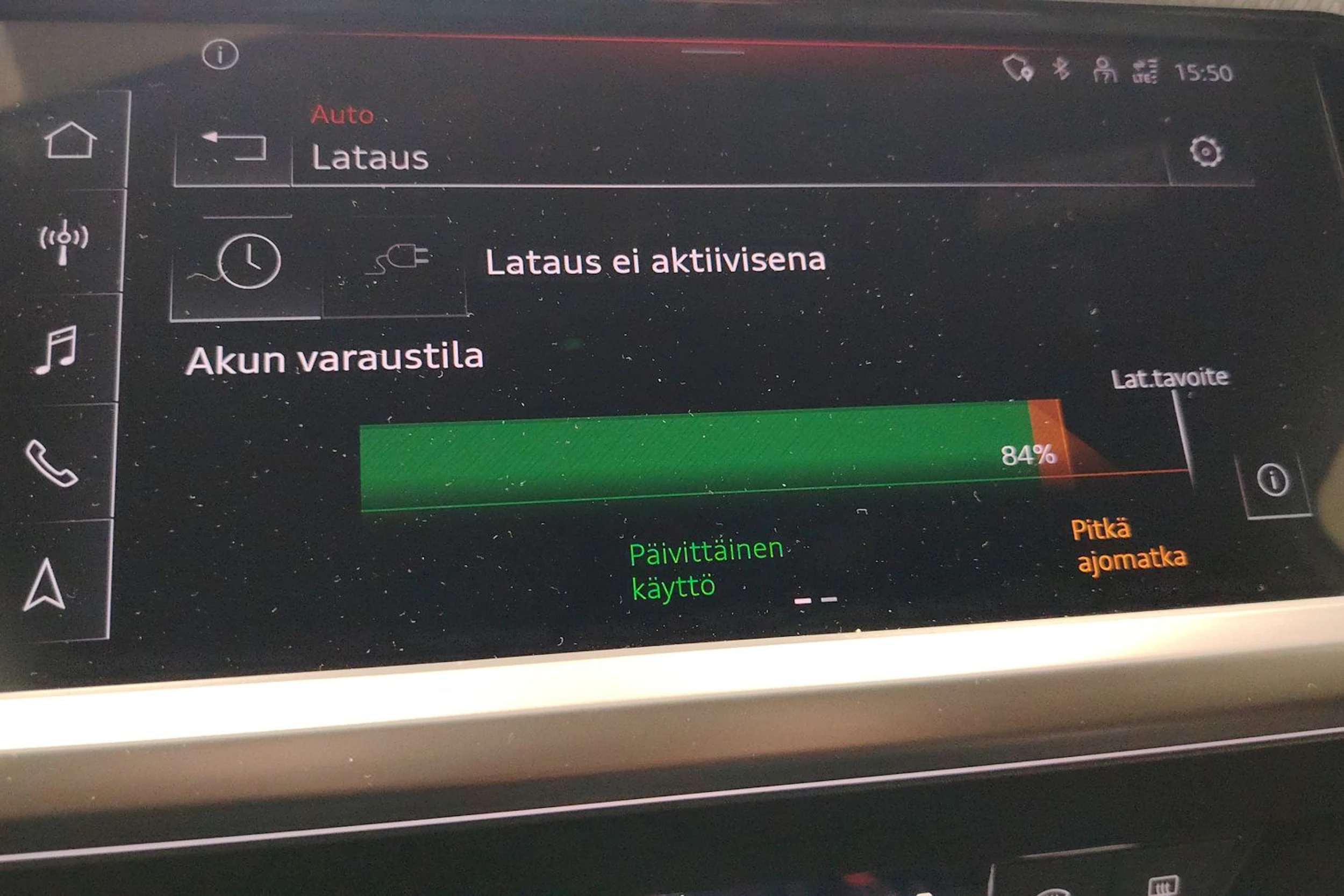 Valkoinen Audi Q4 e-tron 2023 kuva 20.
