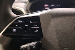 Valkoinen Audi Q4 e-tron 2023 kuva 24.