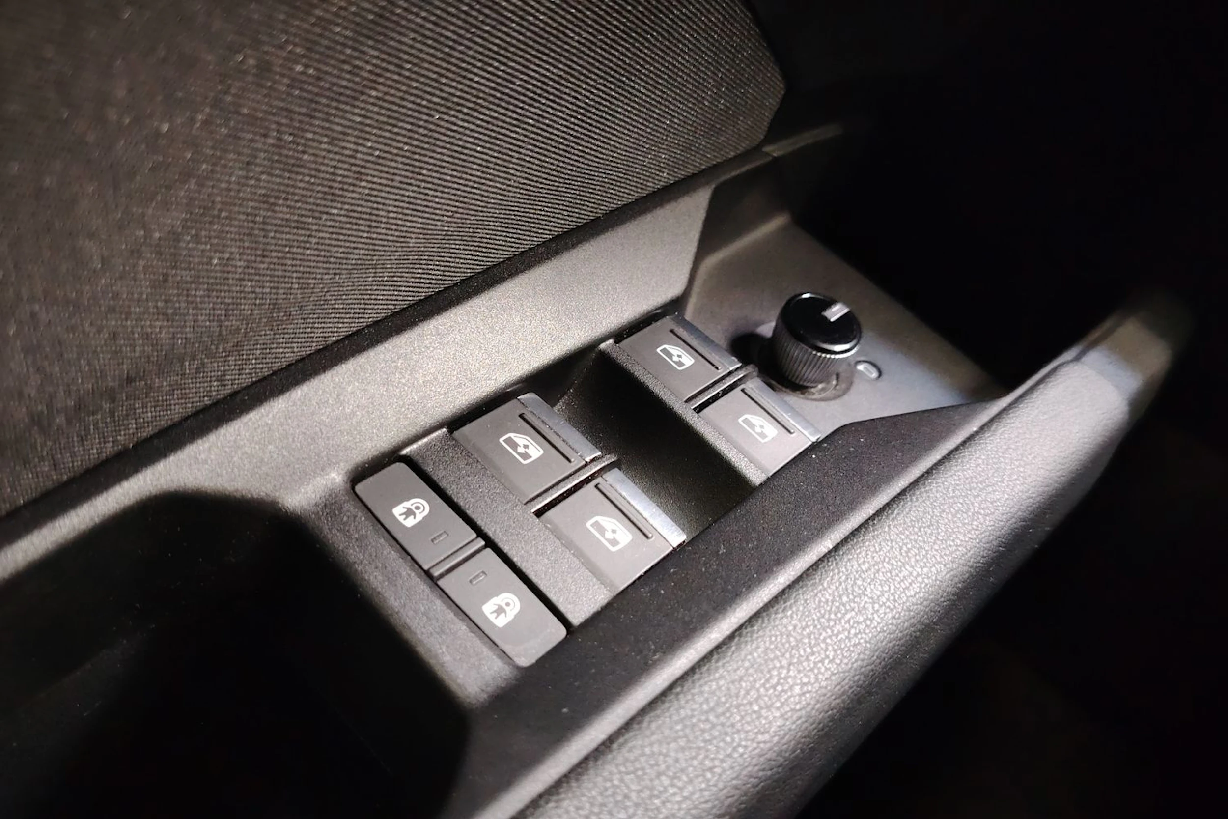 Valkoinen Audi Q4 e-tron 2023 kuva 26.
