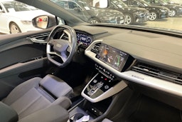 harmaa Audi Q4 e-tron 2023 kuva 15.