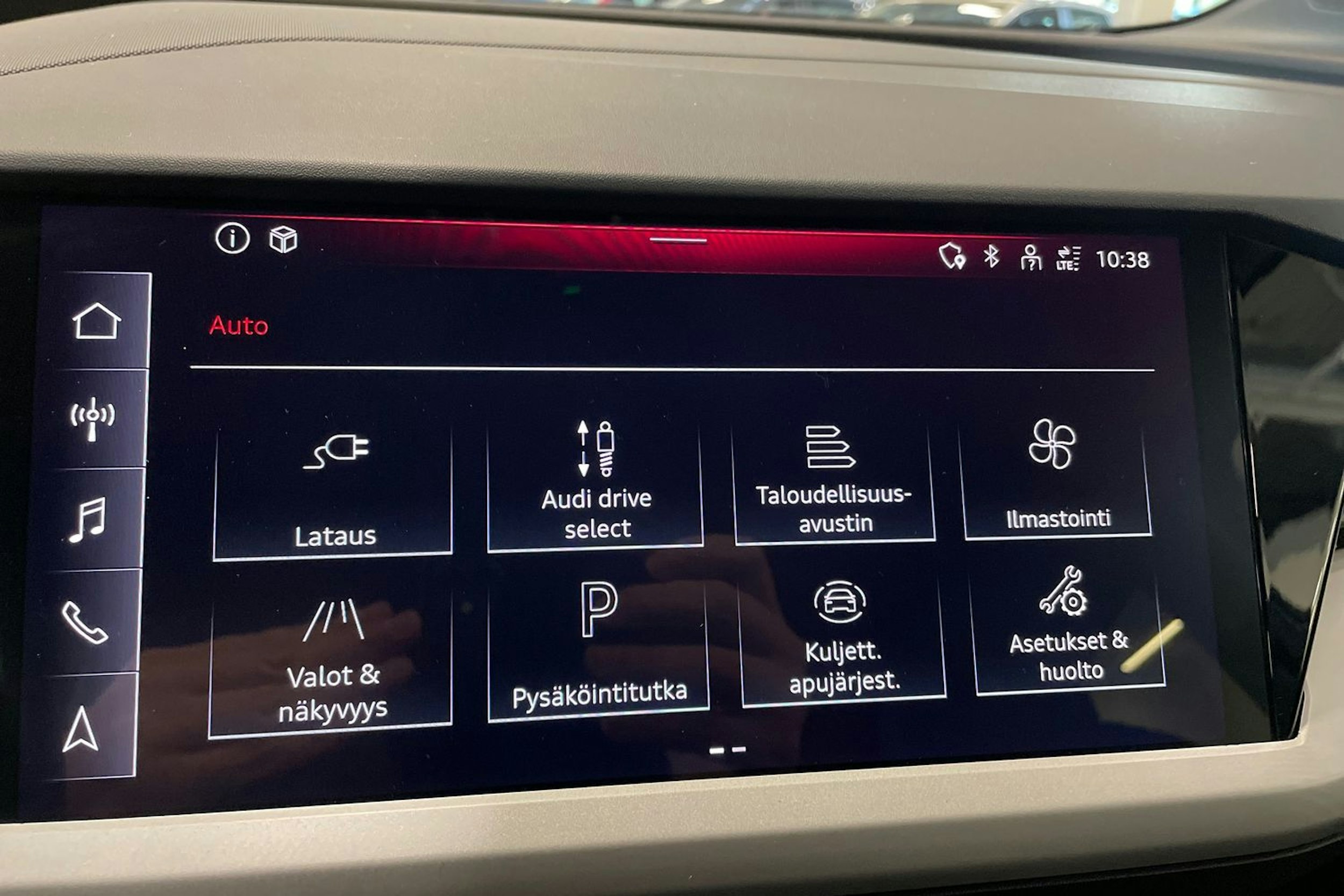 harmaa Audi Q4 e-tron 2023 kuva 31.