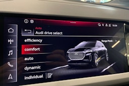 harmaa Audi Q4 e-tron 2023 kuva 32.