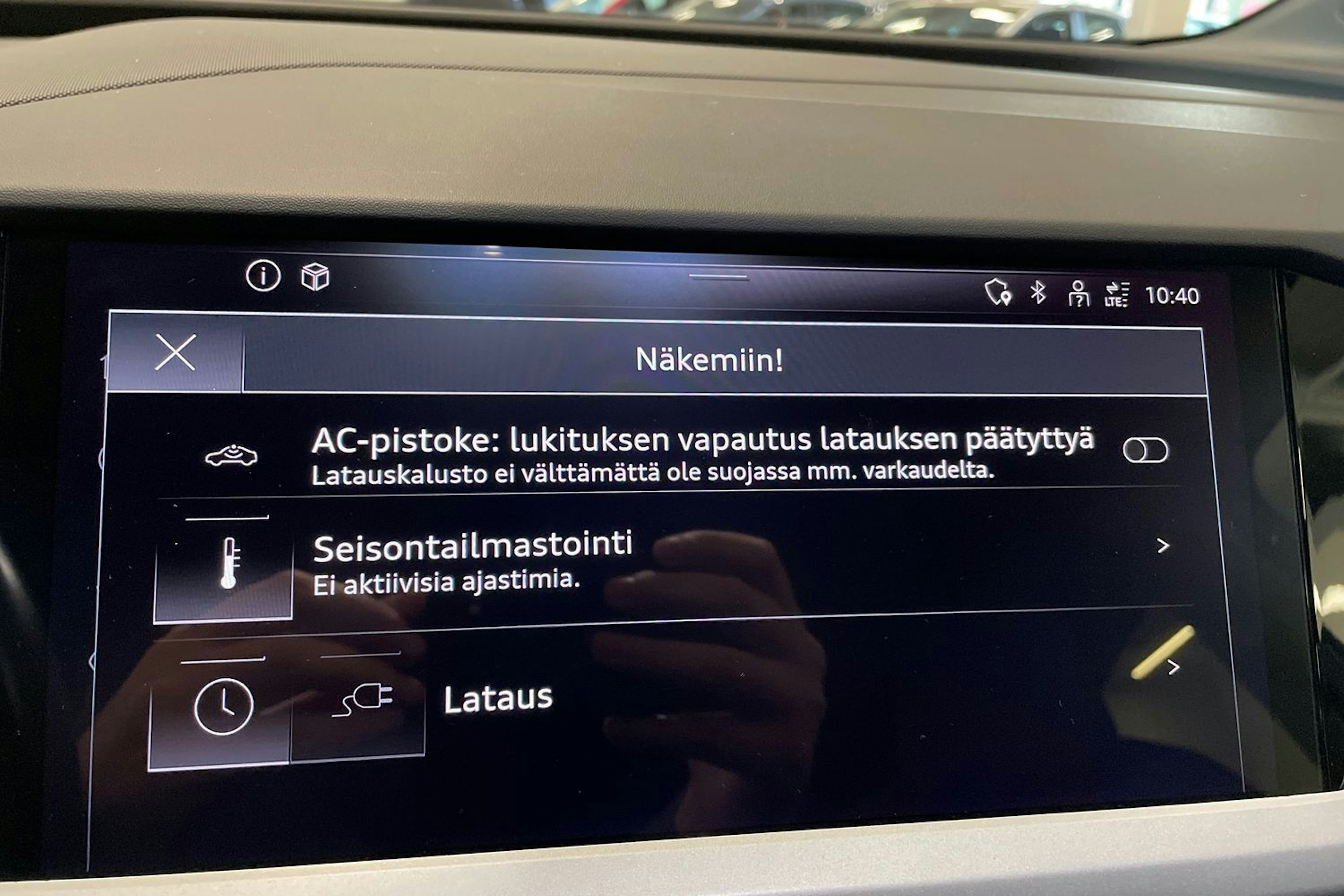 harmaa Audi Q4 e-tron 2023 kuva 36.