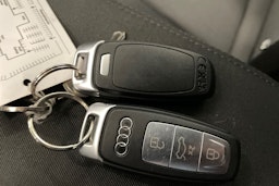 harmaa Audi Q4 e-tron 2023 kuva 40.