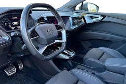harmaa Audi Q4 e-tron 2023 kuva 3.
