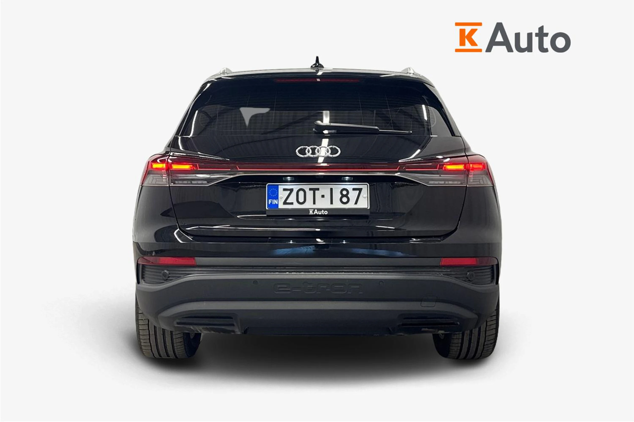 musta Audi Q4 e-tron 2023 kuva 3.