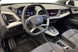 musta Audi Q4 e-tron 2023 kuva 6.