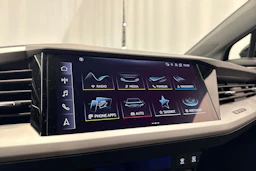 musta Audi Q4 e-tron 2023 kuva 18.