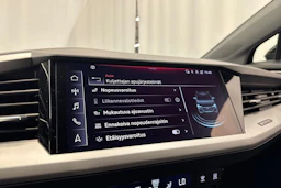 musta Audi Q4 e-tron 2023 kuva 19.