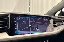 musta Audi Q4 e-tron 2023 kuva 21.