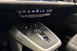 musta Audi Q4 e-tron 2023 kuva 23.