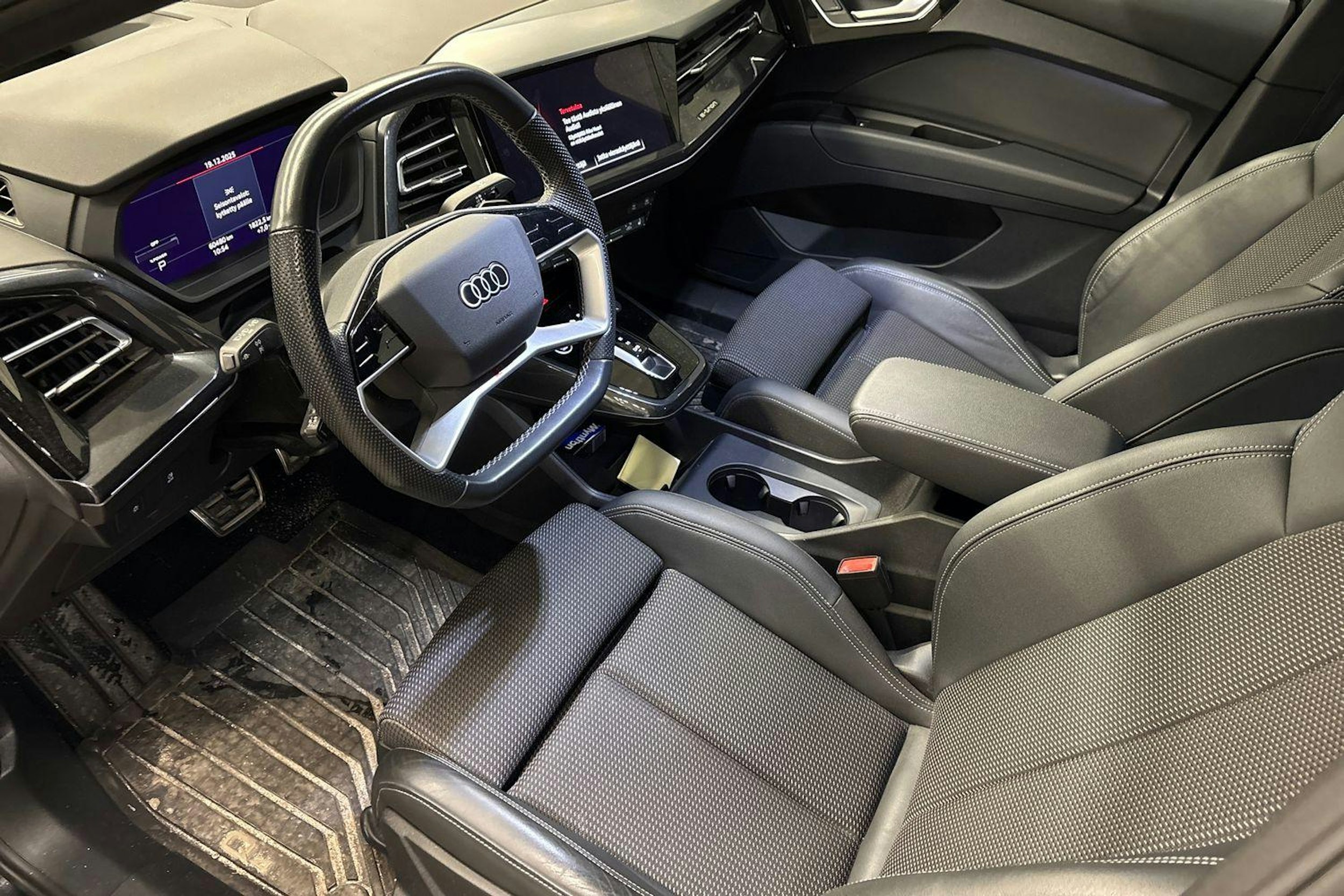 musta Audi Q4 e-tron 2023 kuva 3.