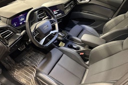 musta Audi Q4 e-tron 2023 kuva 3.