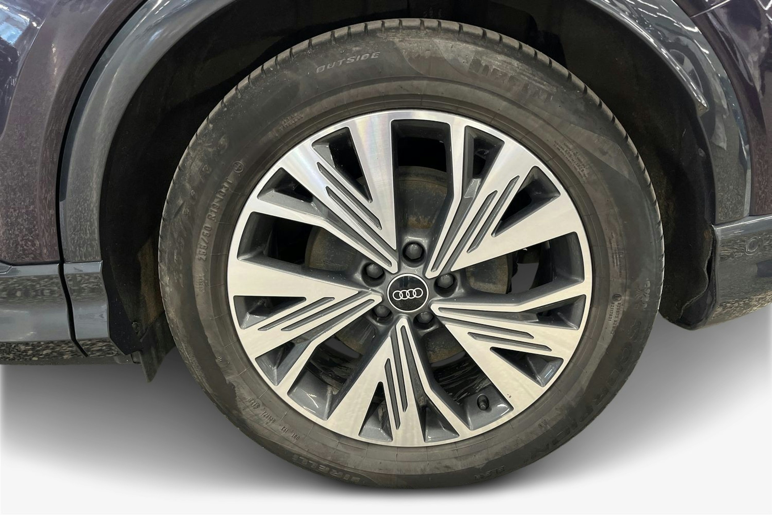 violetti Audi Q4 e-tron 2023 kuva 11.