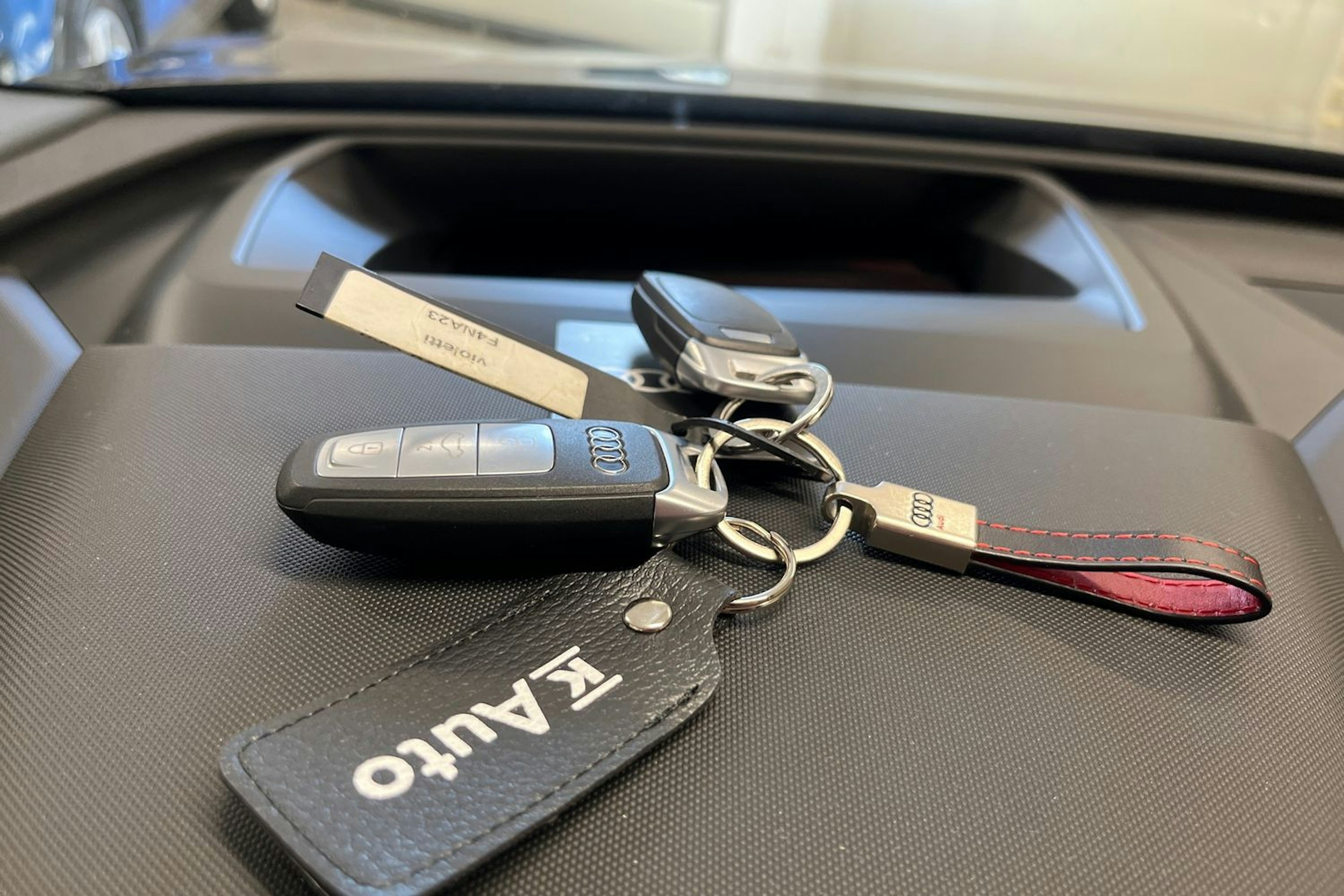 violetti Audi Q4 e-tron 2023 kuva 31.