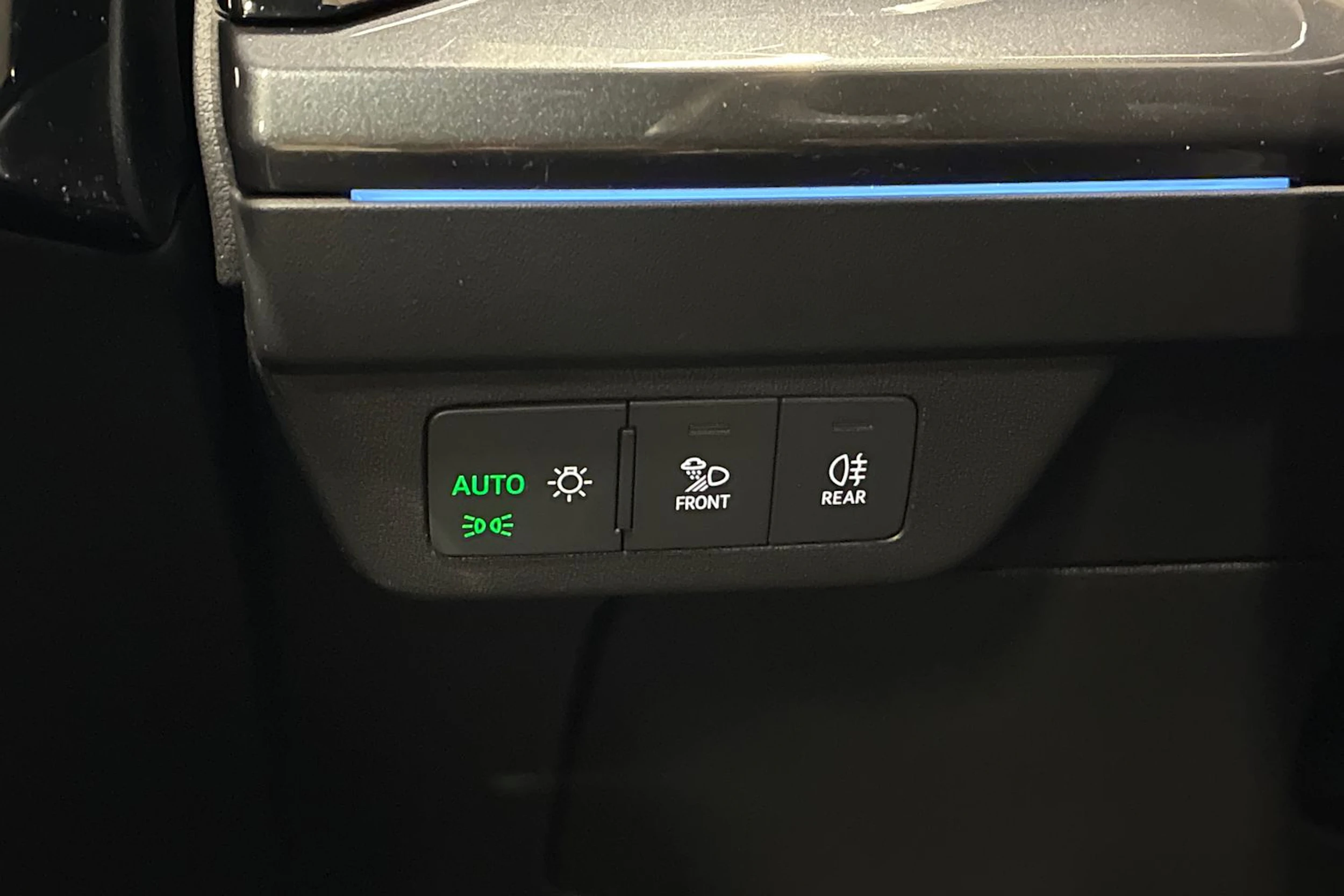 harmaa Audi Q4 e-tron 2023 kuva 16.