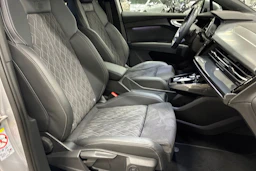 harmaa Audi Q4 e-tron 2023 kuva 28.