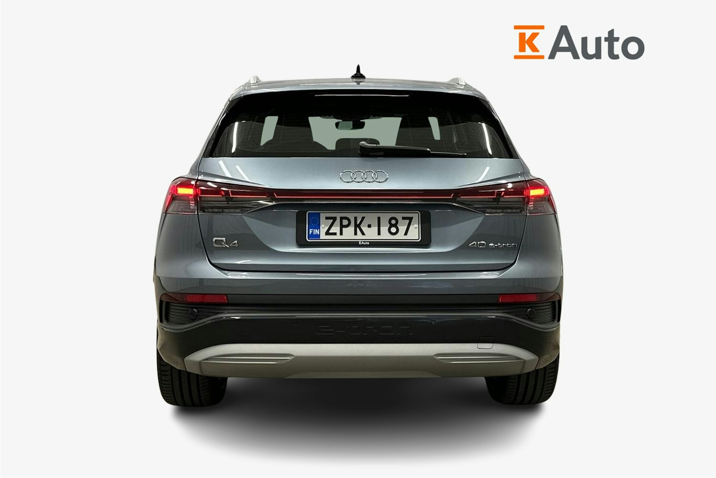 sininen Audi Q4 e-tron 2023 kuva 3.