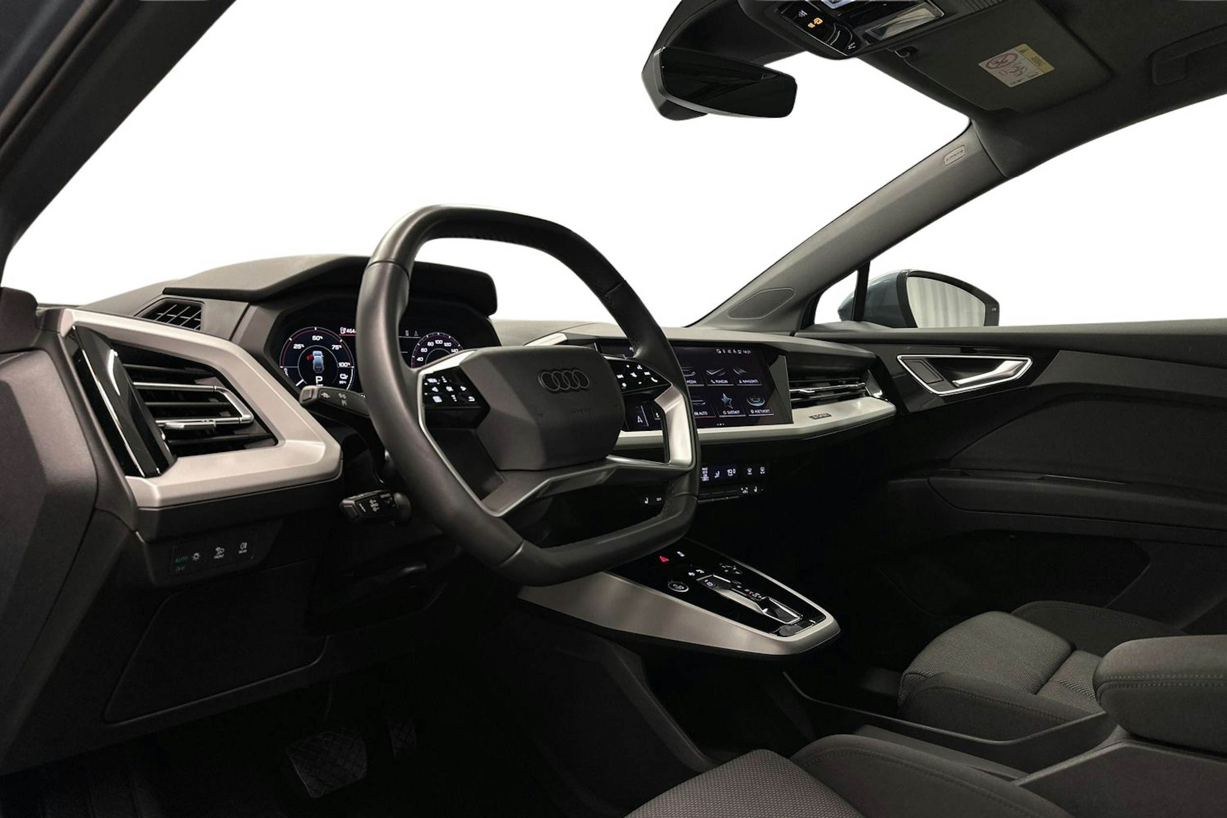 sininen Audi Q4 e-tron 2023 kuva 7.