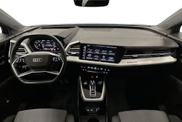 sininen Audi Q4 e-tron 2023 kuva 9.