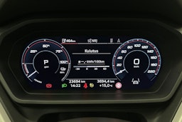 sininen Audi Q4 e-tron 2023 kuva 16.
