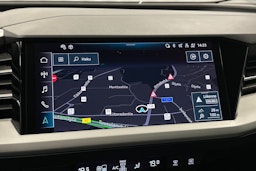 sininen Audi Q4 e-tron 2023 kuva 21.