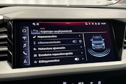 sininen Audi Q4 e-tron 2023 kuva 23.