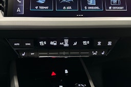 sininen Audi Q4 e-tron 2023 kuva 27.