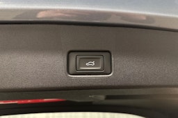 sininen Audi Q4 e-tron 2023 kuva 30.